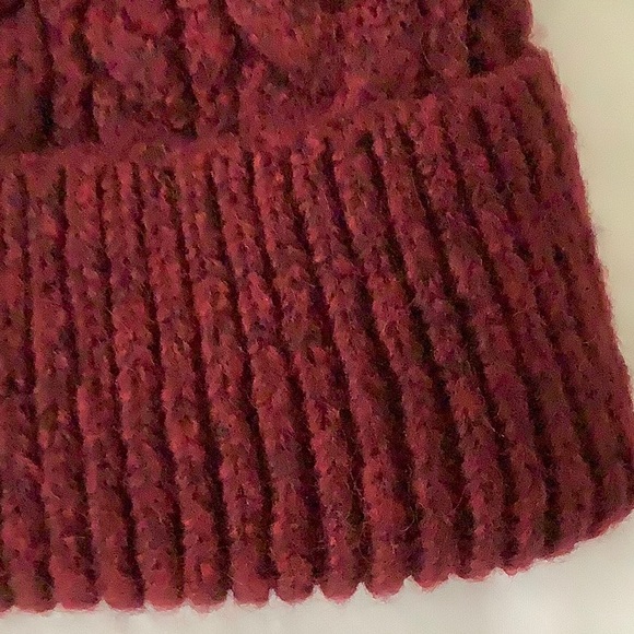 Winter HAT BEANIE TOQUE - Picture 3 of 3